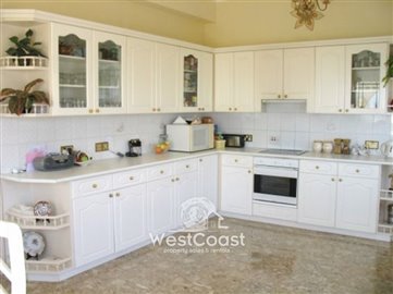 9705-eat-in-kitchenfull