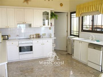 9706-large-kitchenfull
