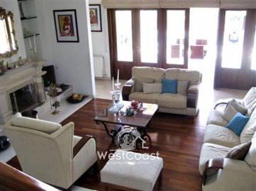 60420-4-bedroom-villa-1-bedroom-apartment-in-
