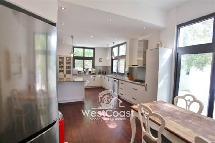 Image No.4-6 Bed Villa for sale