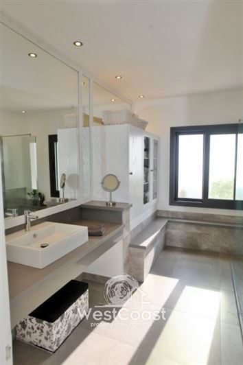 Image No.8-6 Bed Villa for sale