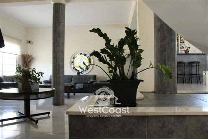 Image No.2-5 Bed Villa for sale