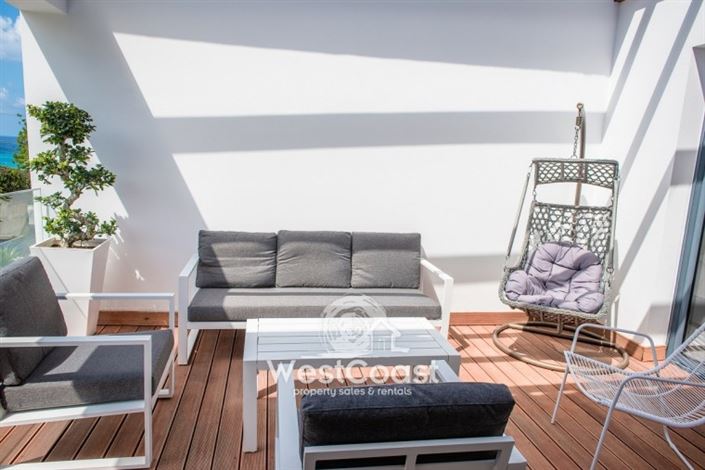 Image No.10-30 Bed Commercial for sale