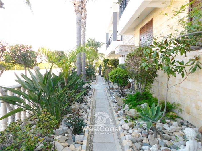 Image No.3-4 Bed Villa for sale