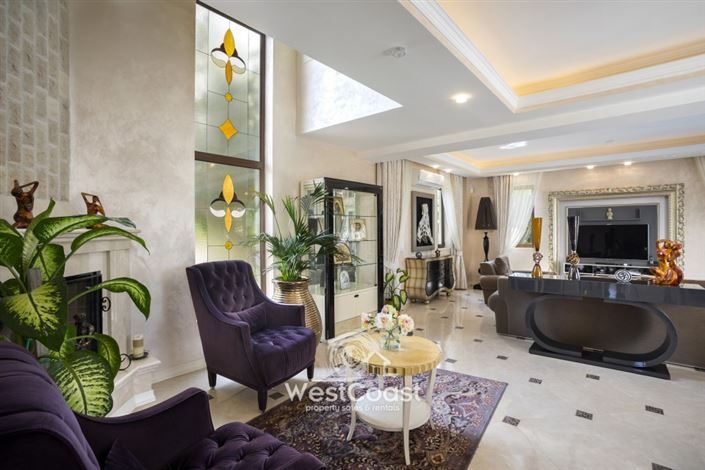 Image No.10-5 Bed Villa for sale