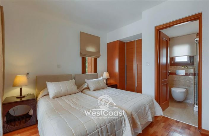 Image No.9-5 Bed Villa for sale