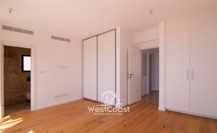 Image No.9-4 Bed Villa for sale