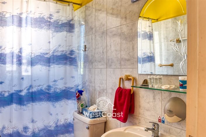 Image No.9-20 Bed Commercial for sale