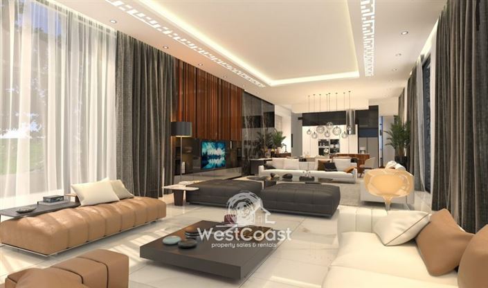 Image No.10-8 Bed Villa for sale