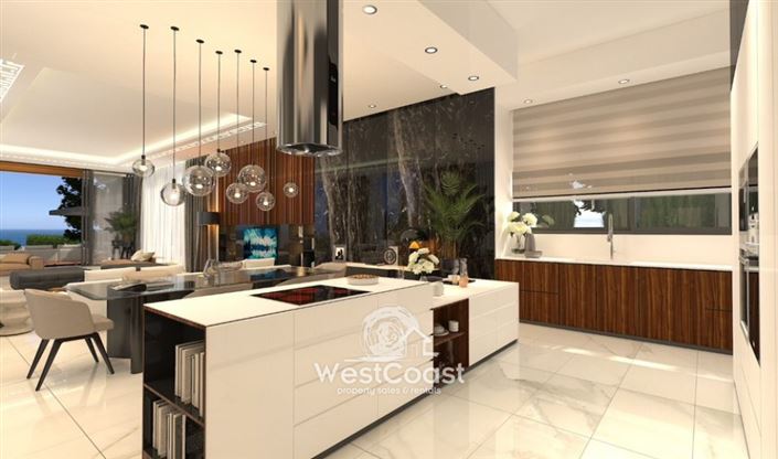 Image No.9-8 Bed Villa for sale