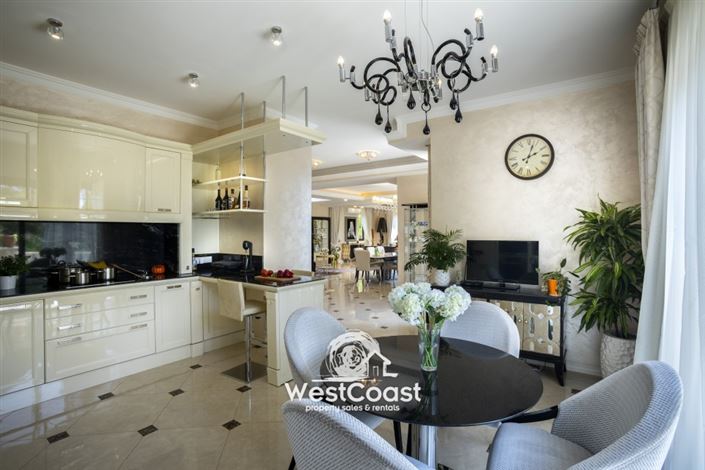 Image No.10-Villa for sale