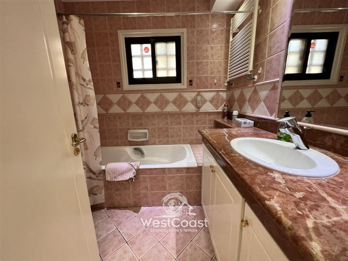 Image No.9-4 Bed Villa for sale