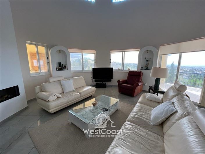 Image No.2-4 Bed Villa for sale