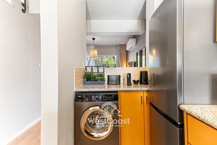 Image No.6-2 Bed Townhouse for sale