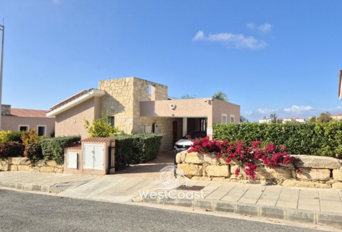 Image No.1-3 Bed Villa for sale