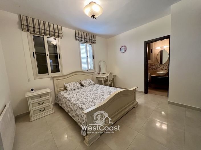 Image No.10-4 Bed Villa for sale