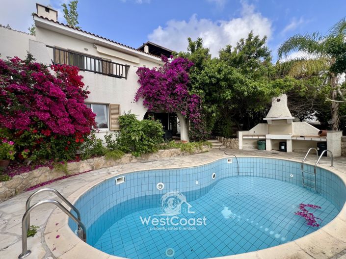 Image No.1-5 Bed Villa for sale