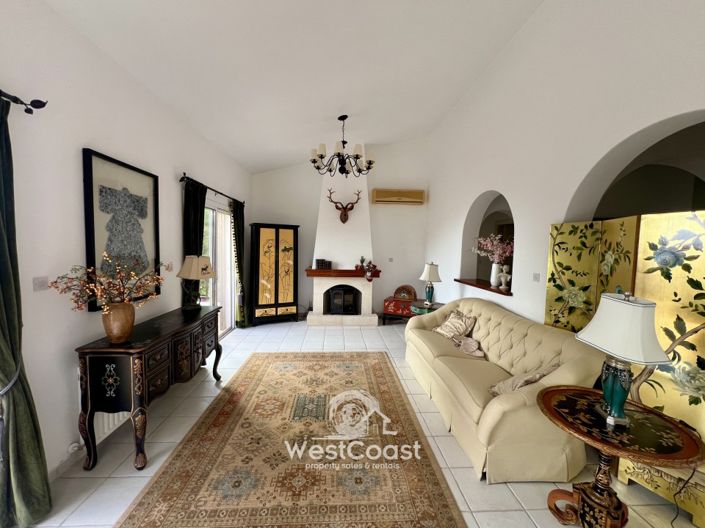 Image No.2-5 Bed Villa for sale