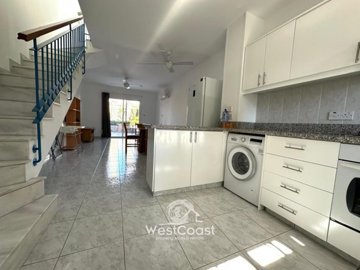 183167-town-house-for-sale-in-universalfull