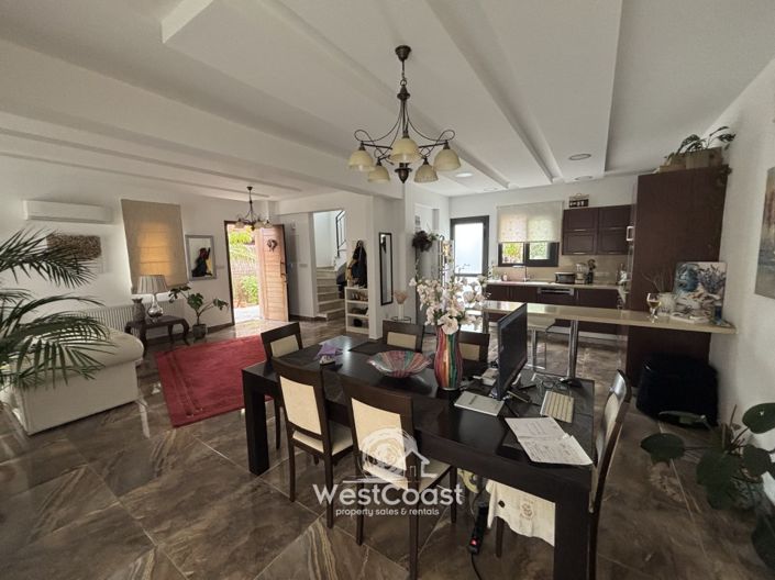 Image No.2-3 Bed Villa for sale