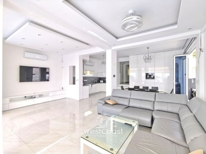 Image No.10-5 Bed Villa for sale