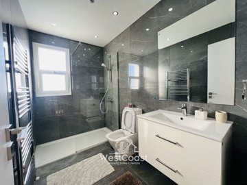 184797-detached-villa-for-sale-in-talafull