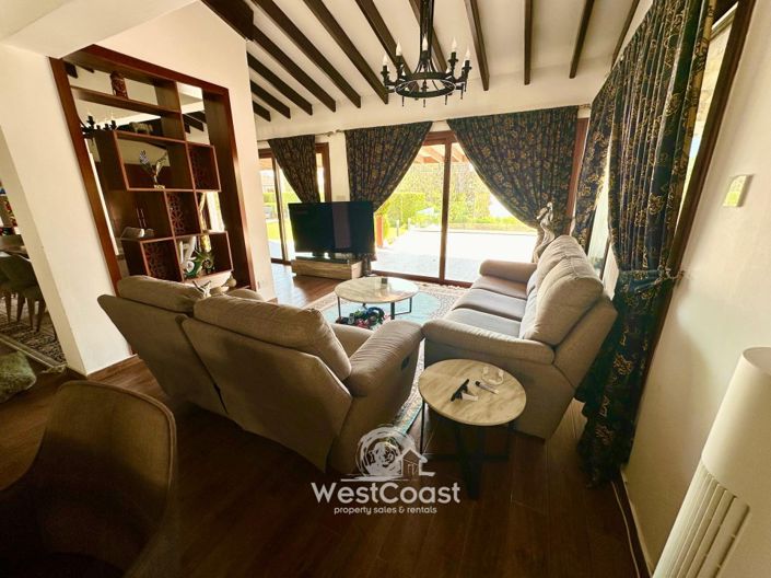 Image No.4-7 Bed Villa for sale