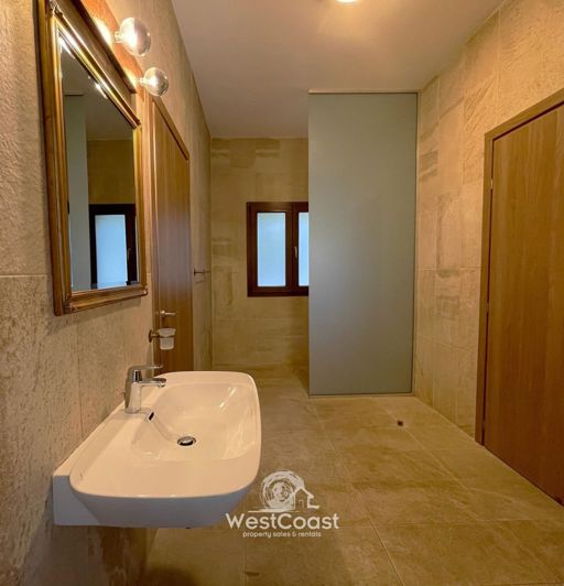 Image No.8-5 Bed Villa for sale