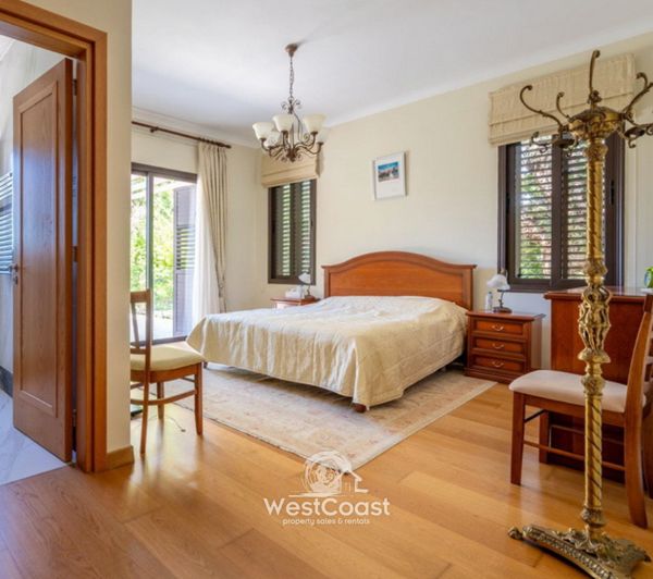 Image No.9-4 Bed Villa for sale