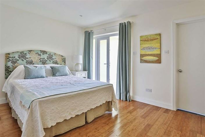 Image No.16-4 Bed Townhouse for sale