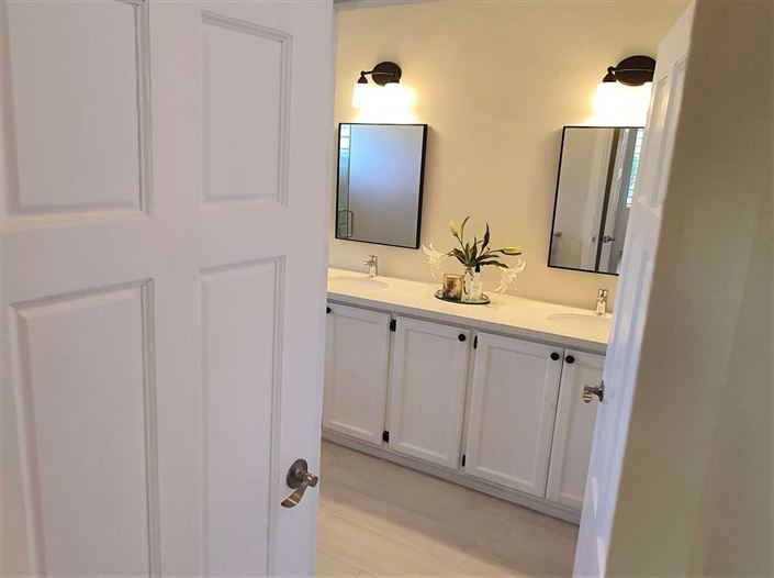 Image No.9-3 Bed Villa for sale