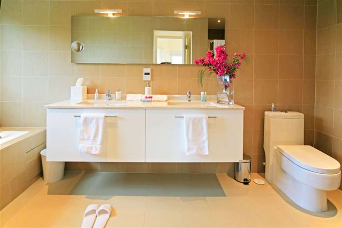 Image No.10-4 Bed Townhouse for sale