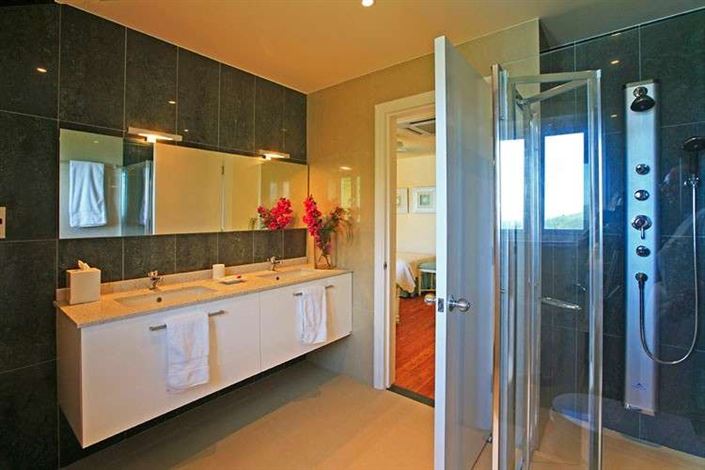 Image No.12-4 Bed Townhouse for sale