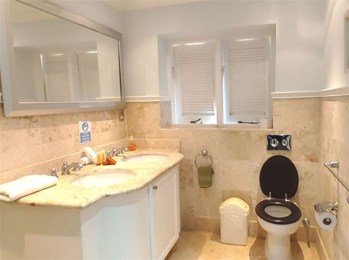 Image No.11-4 Bed Townhouse for sale