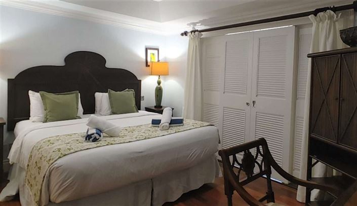 Image No.12-4 Bed Townhouse for sale