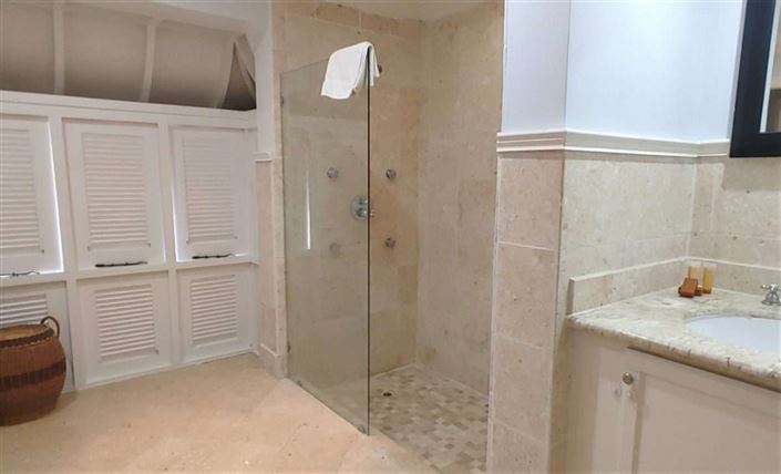 Image No.14-4 Bed Townhouse for sale