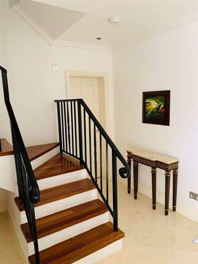 Image No.8-4 Bed Townhouse for sale