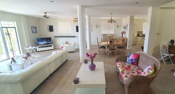 Image No.10-5 Bed Villa for sale