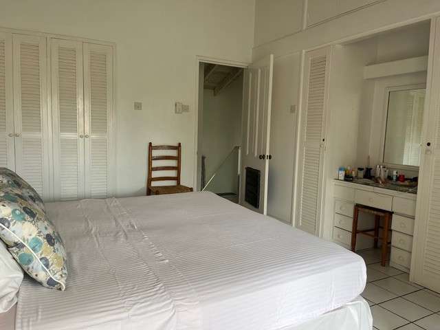 Image No.18-3 Bed Townhouse for sale