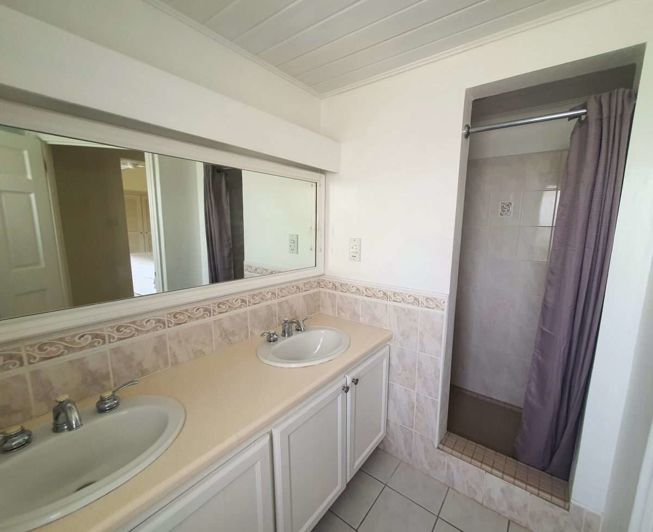 Image No.19-3 Bed Townhouse for sale