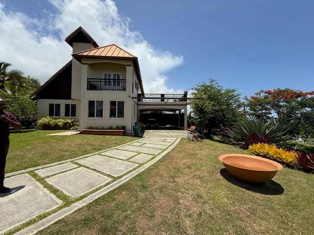 Image No.1-3 Bed Villa for sale