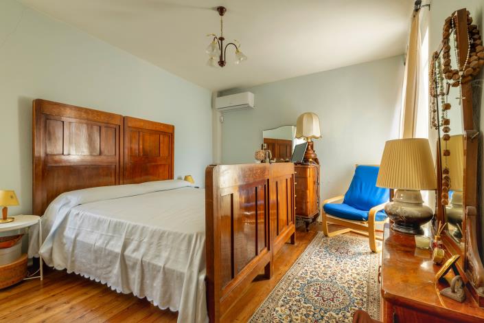 Image No.18-4 Bed Semi-Detached for sale