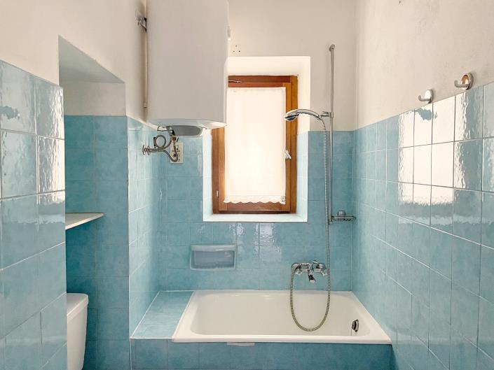 Image No.11-3 Bed House for sale