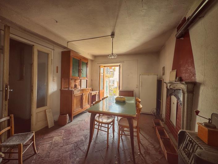 Image No.13-2 Bed Semi-Detached for sale