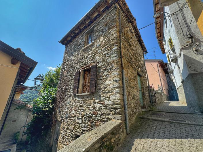 Image No.58-3 Bed Semi-Detached for sale