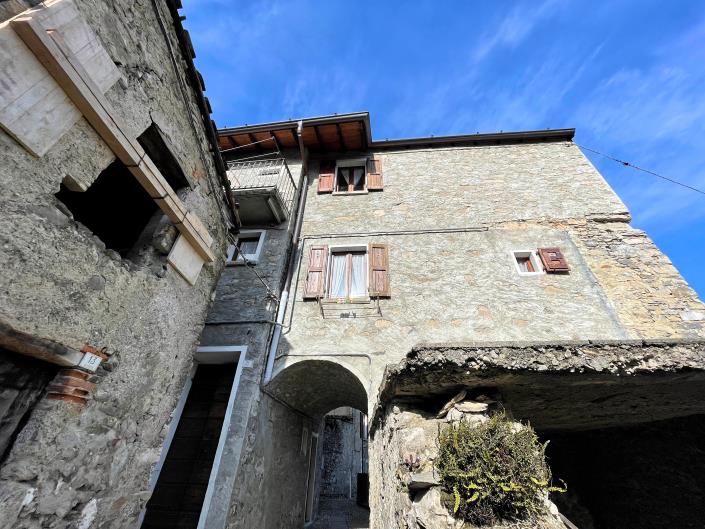 Image No.9-4 Bed Semi-Detached for sale