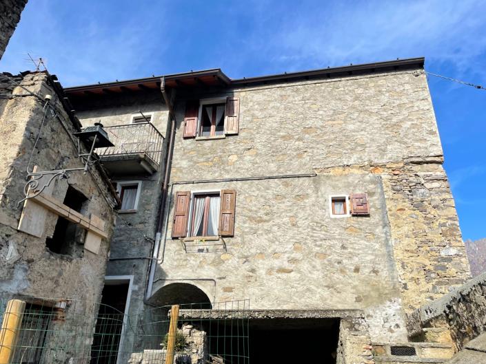 Image No.11-4 Bed Semi-Detached for sale