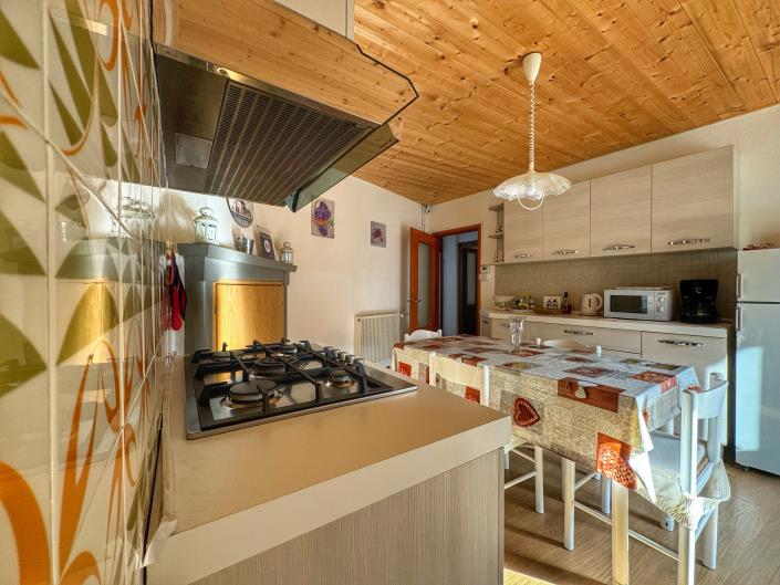 Image No.4-2 Bed Semi-Detached for sale