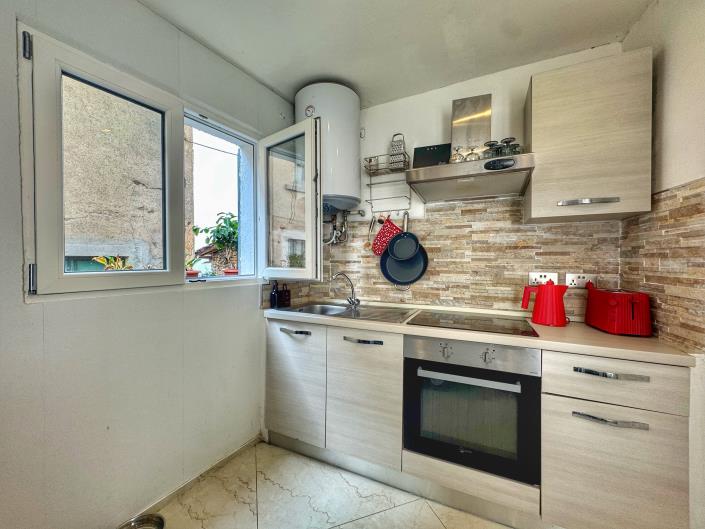 Image No.27-2 Bed Semi-Detached for sale