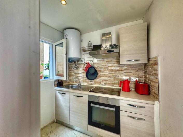 Image No.28-2 Bed Semi-Detached for sale